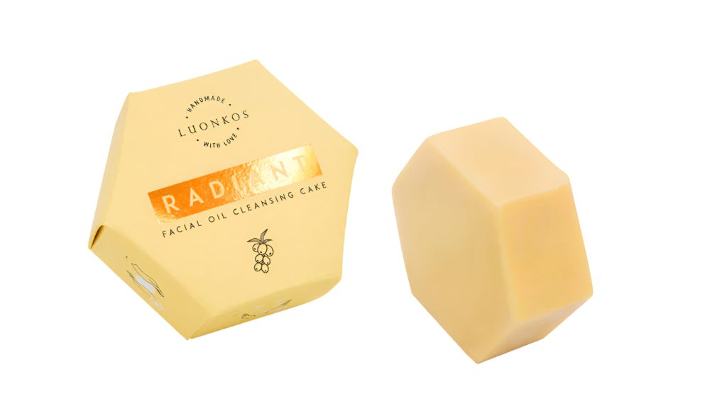 Radiant facial oil cleansing cake with sea buckthorn and vitamins for sensitive and dry skin, natural and vegan öljypuhdistus product by Luonkos.