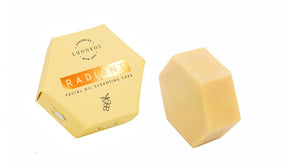 SECONDS Radiant facial oil cleansing cake